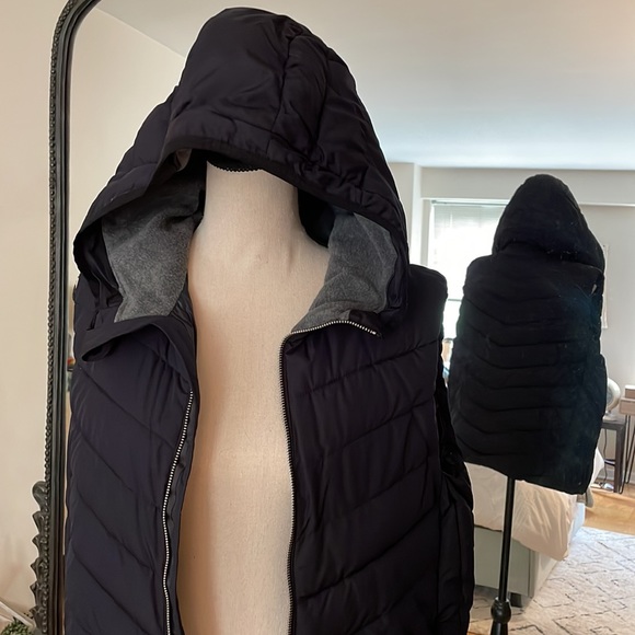 GAP alternative down hooded Vest - Picture 1 of 9